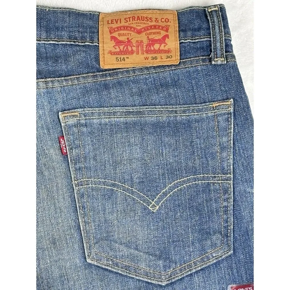 Levi's Jeans Men's 514 Blue‎ Medium Wash Mid Rise Jeans Size 36x30 NWOT